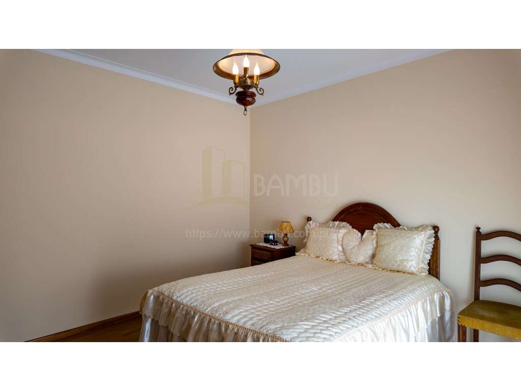 Vila Praia de Âncora: T2 com 100m2 e ampla varanda-17
