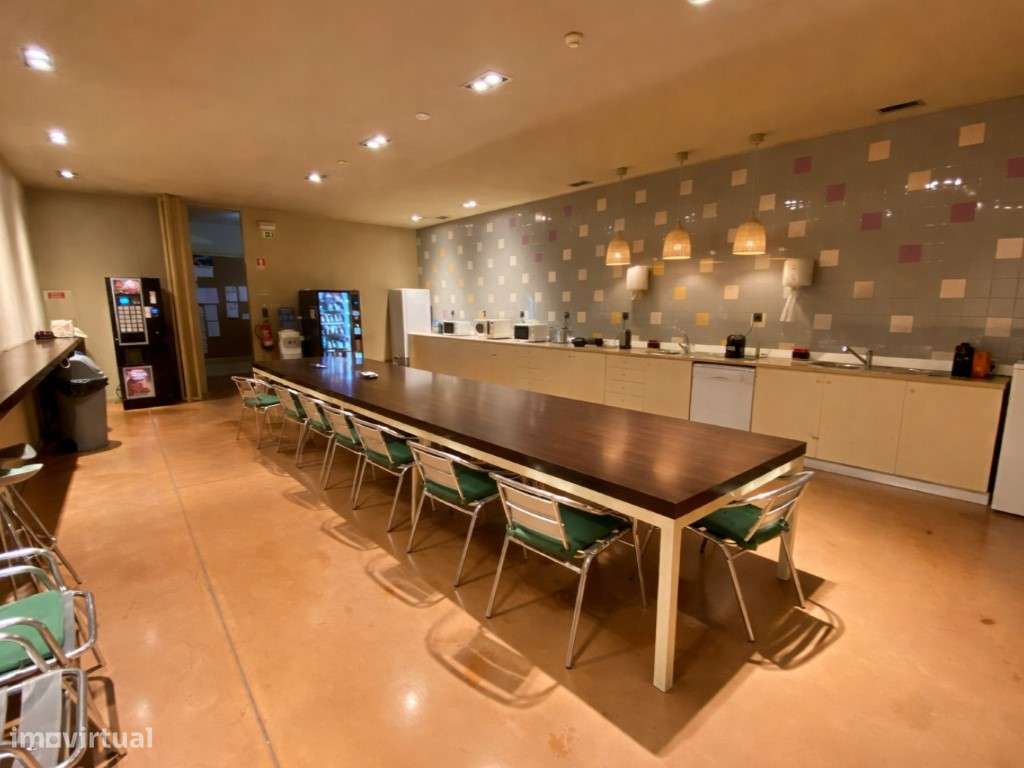 Armazém moderno com excelente localização-8