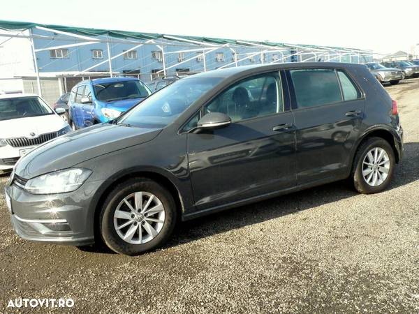 Volkswagen Golf 1.6 TDI Comfortline - 3