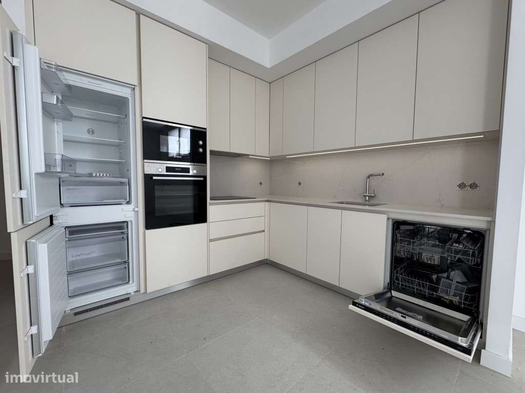 Excelente apartamento na zona Histórica da Nazaré.-6