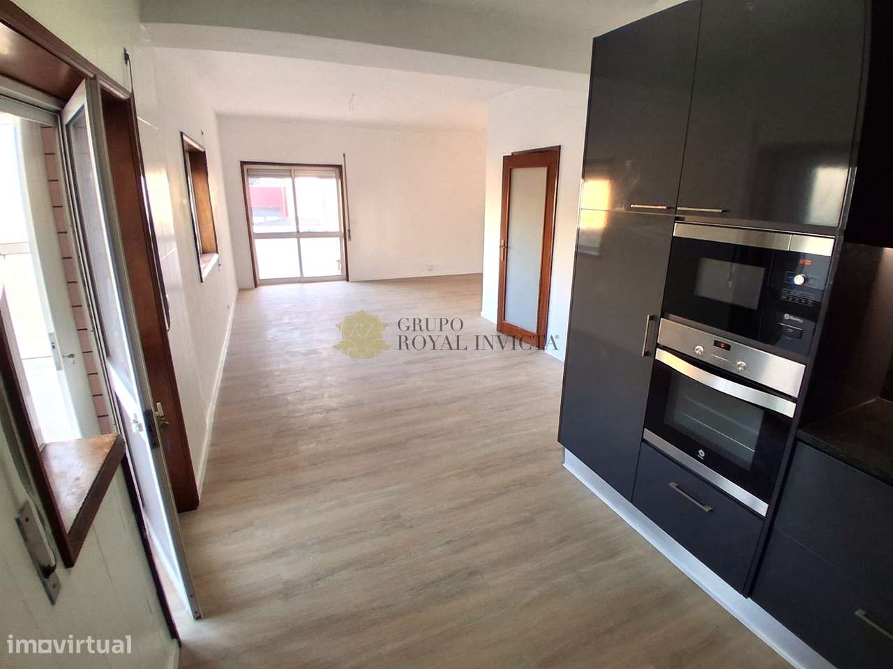 Apartamento T2 Renovado com Garagem e Metro à Porta – Rio Tinto - Grande imagem: 3/28