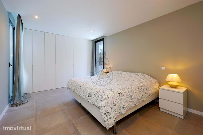 Moradia Térrea Moderna com Acabamentos de Luxo em Monte Canelas – Port-5