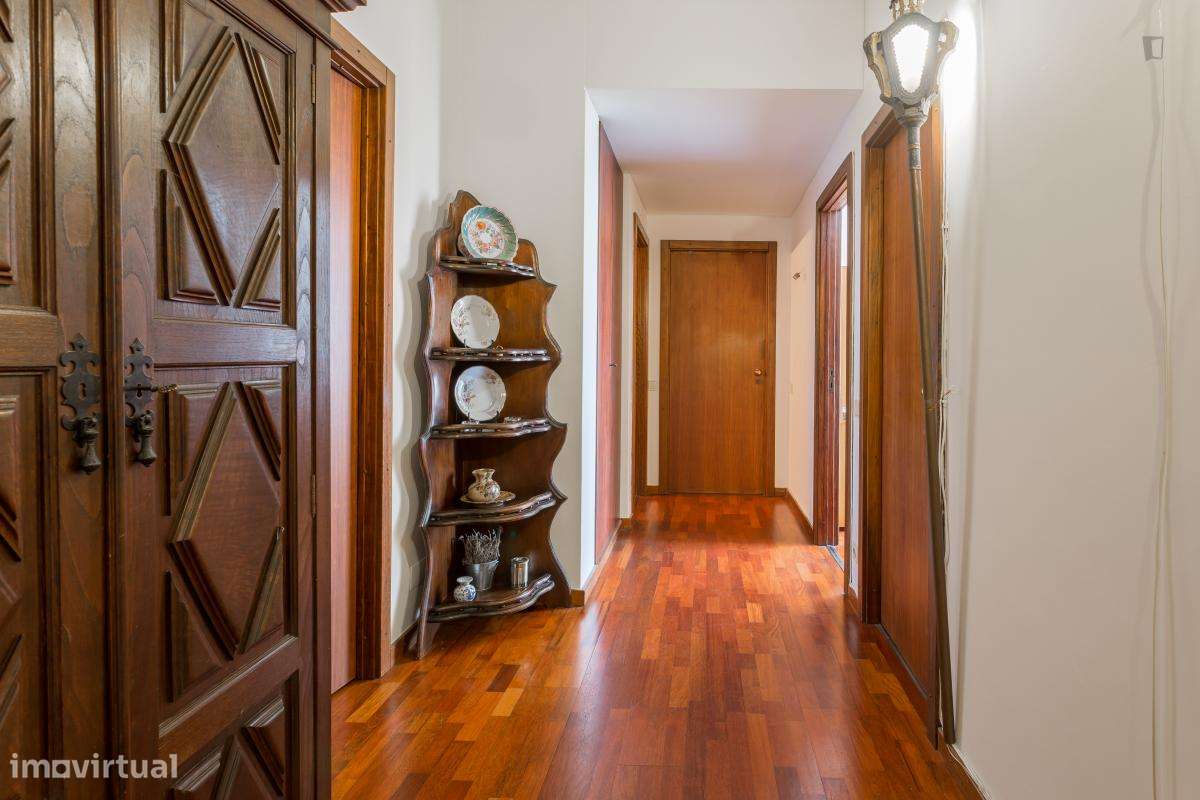 Quarto - localizado em Ramalde Porto - Grande imagem: 4/8