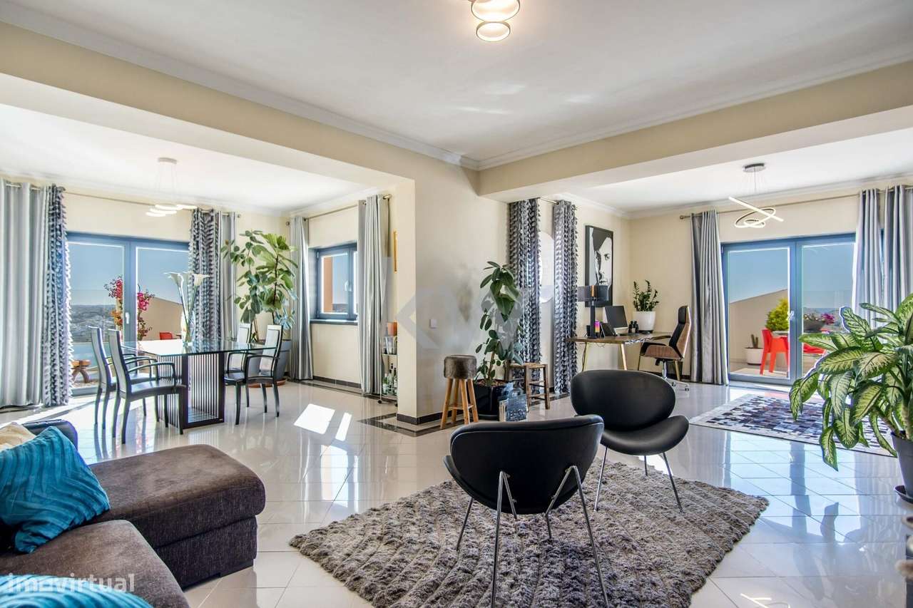 O Céu é o Limite – Viva numa Penthouse de Sonhos em Portimão - Grande imagem: 2/46