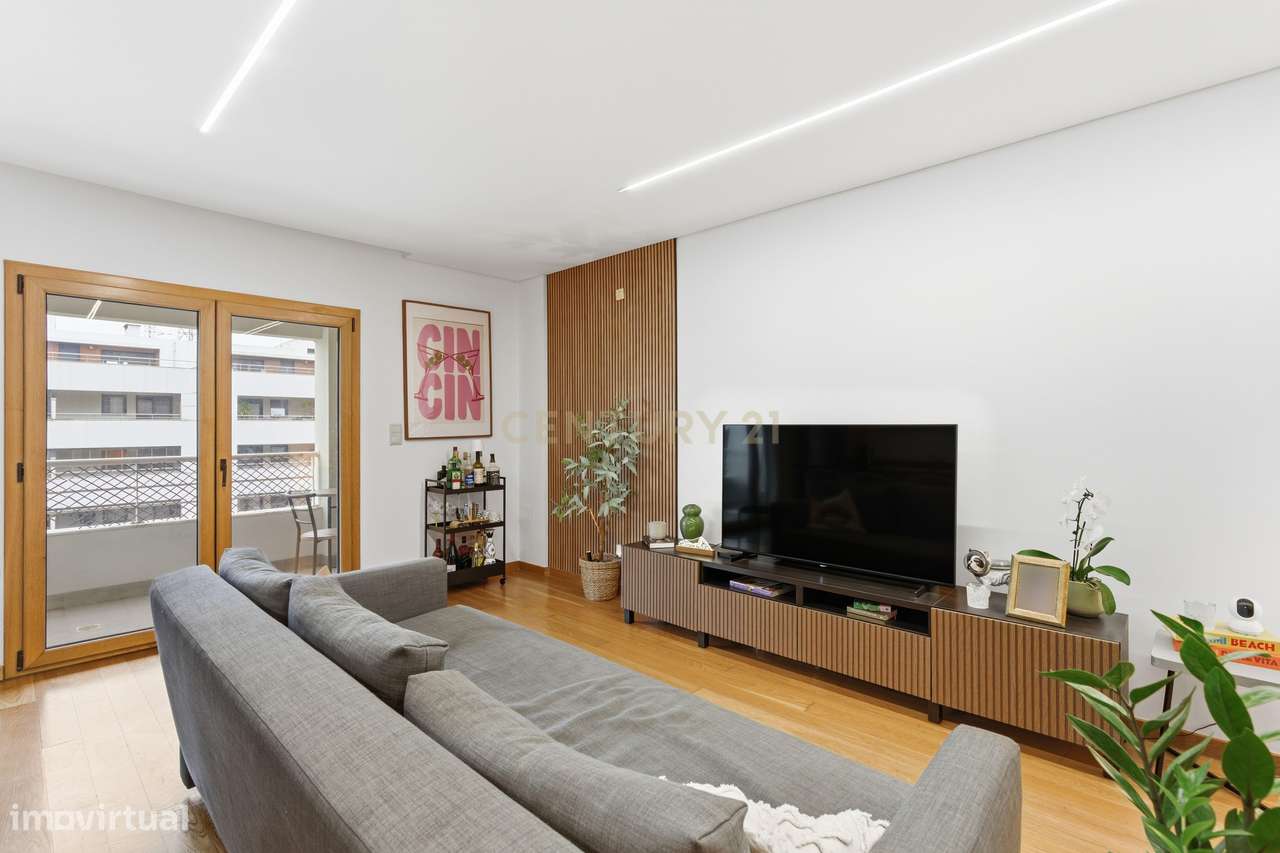 Apartamento T1 com Box e Varanda - Colinas do Cruzeiro - Grande imagem: 2/21