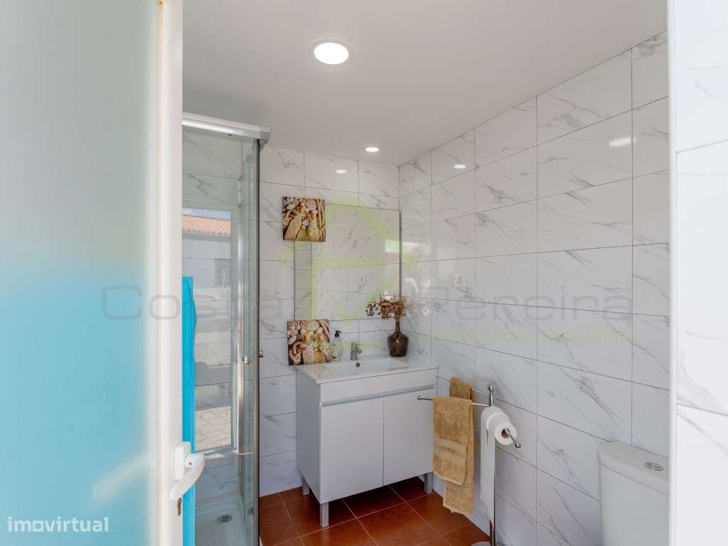 Quintinha com piscina inserida em terreno com 2950 m2-58