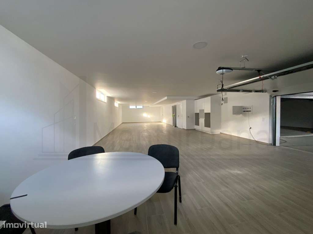 MORADIA T4 EM CONDOMÍNIO COM PISCINA - SÃO PEDRO DO ESTORIL - ESTORIL-44