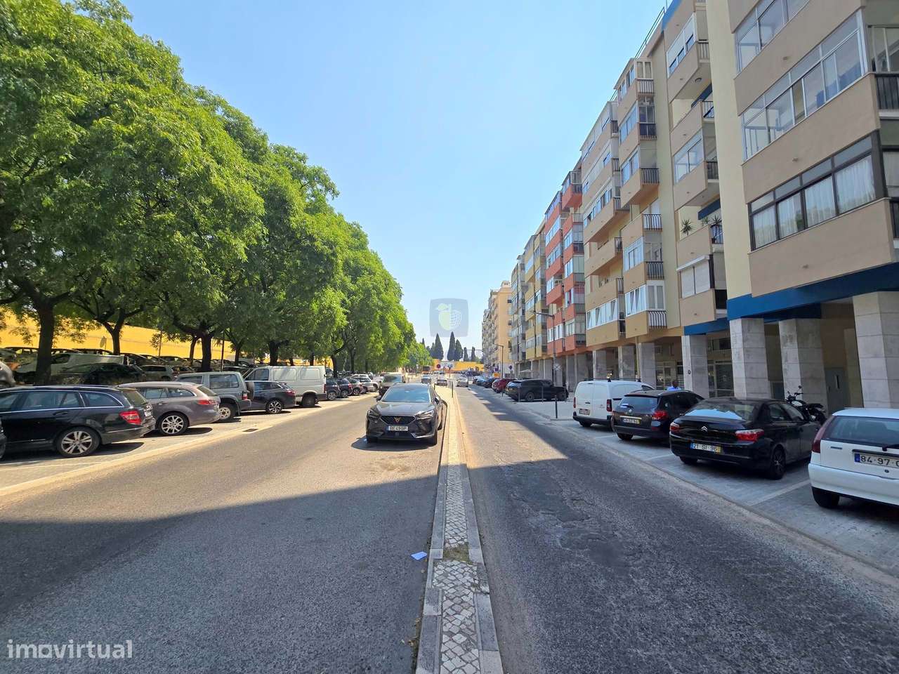 T3 com garagem Totalmente Remodelado com Home Staging - Grande imagem: 3/29