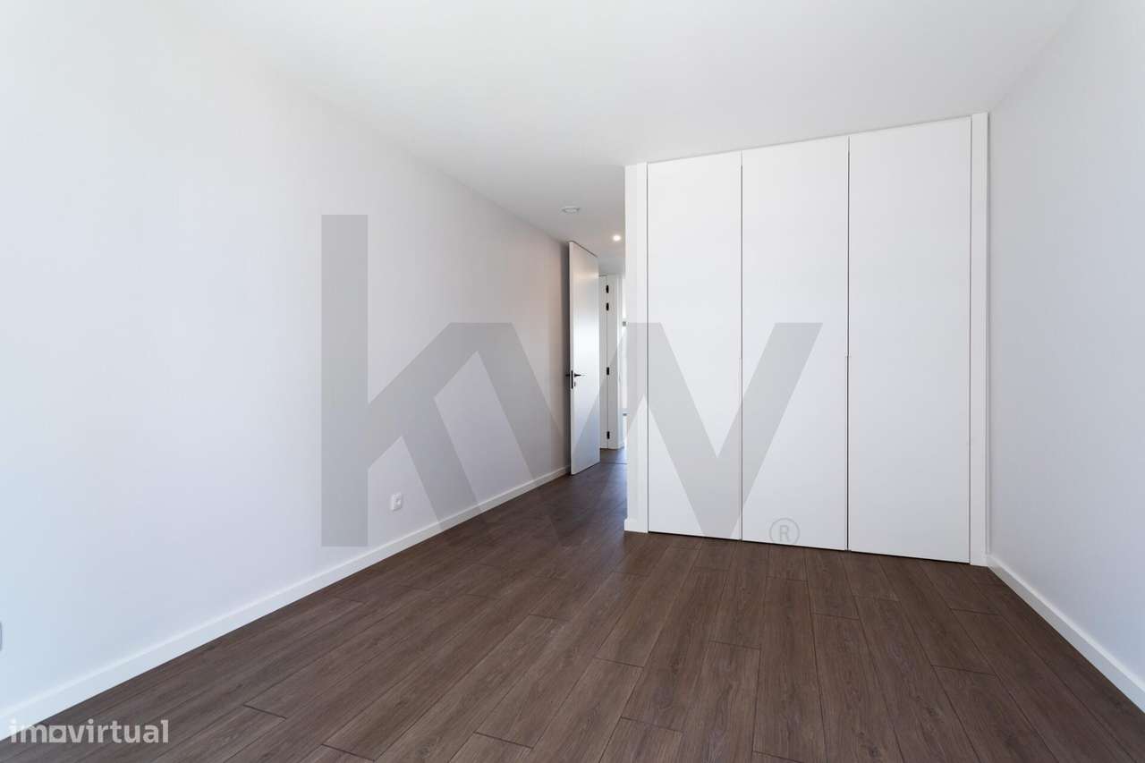 Exclusivo T3 Novo com Varandas de 51m2 | 2 Lugares de Garagem e Arreca-16