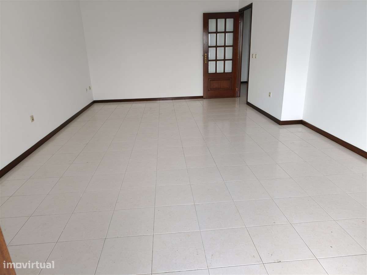 T2+1-1ª Linha de Mar-Praia-Póvoa de Varzim - Grande imagem: 2/12