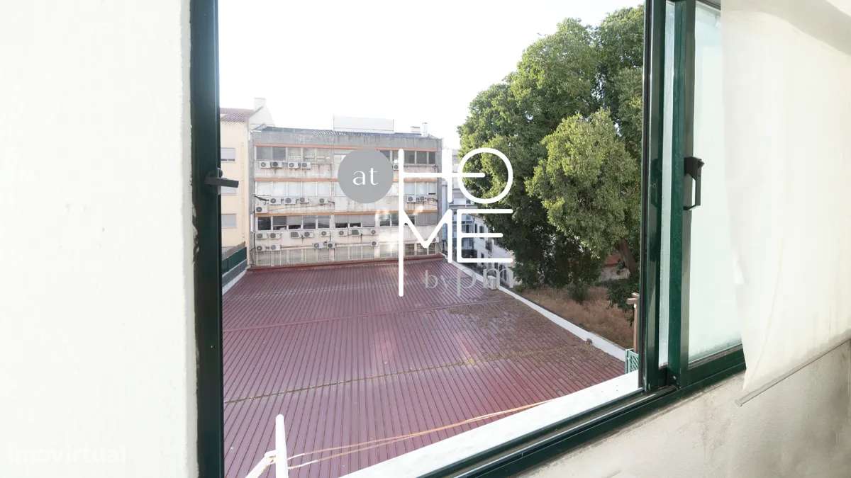 Av. Luís Bívar | T3 + 1 de charme em Lisboa-27