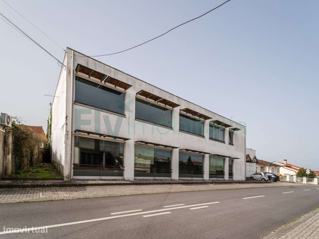 Pavilhão Industrial com Elevado Potencial de Investimento - Grande imagem: 4/51