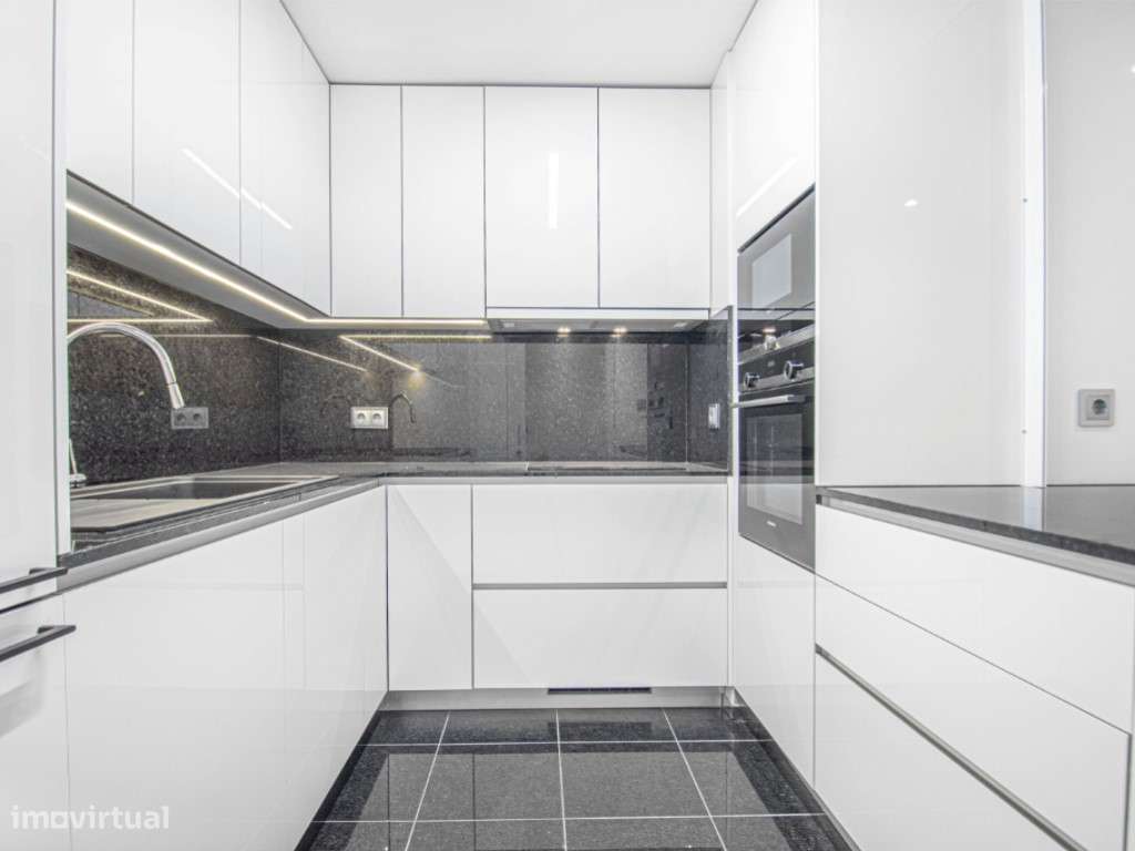 Apartamento T3, com garagem nas Avenidas Novas - Grande imagem: 5/29