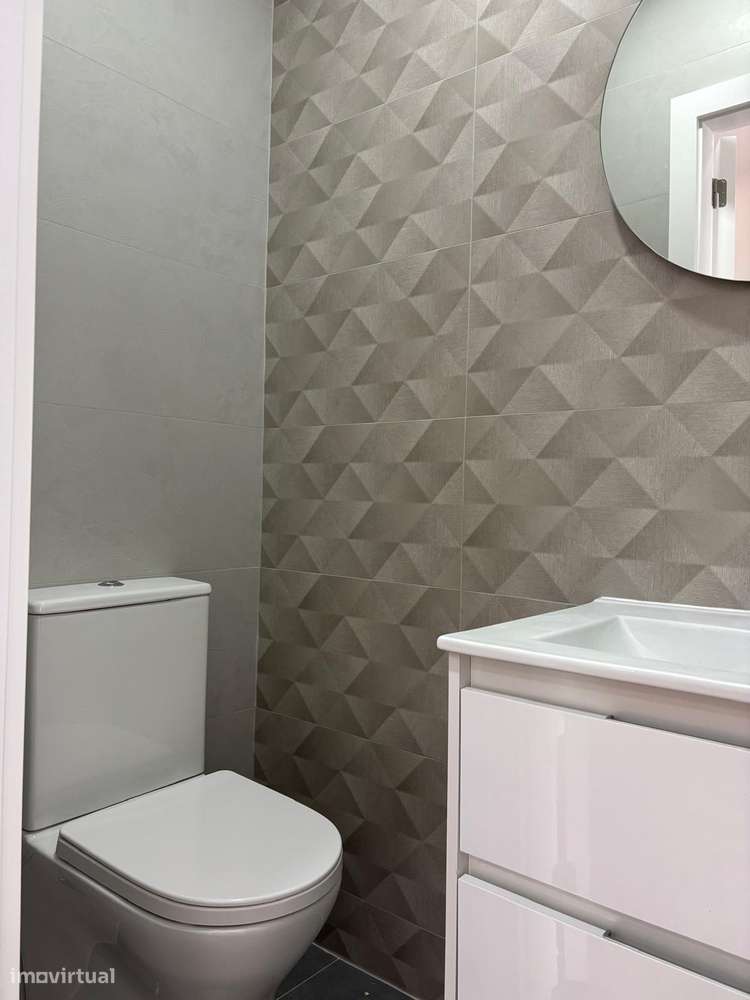 Apartamento T2 Totalmente Renovado com Pequeno Quintal - Bonfim-9