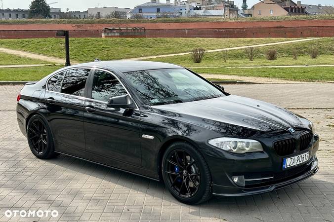 BMW Seria 5 528i - 4