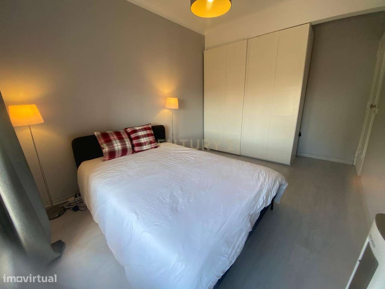 Apartamento T2 com Vista Panorâmica em Barreiro-13