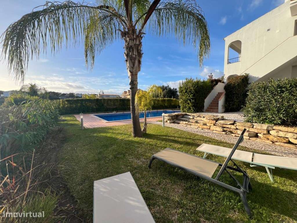 Apartamento com 3 quartos, piscina e garagem em Almancil.-20