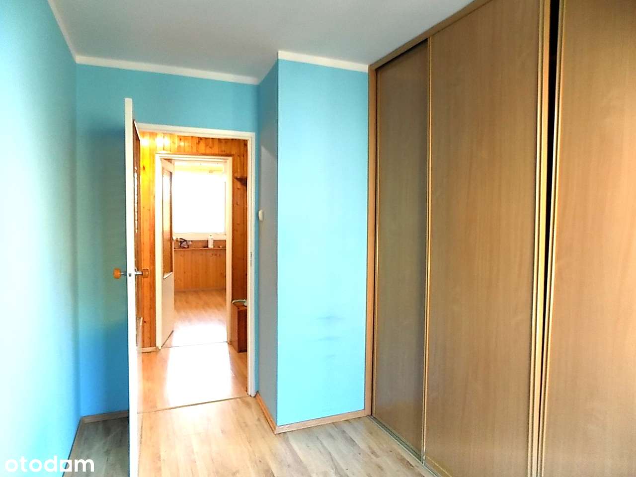 Przestronne 3-pokojowe mieszkanie z balkonem-2