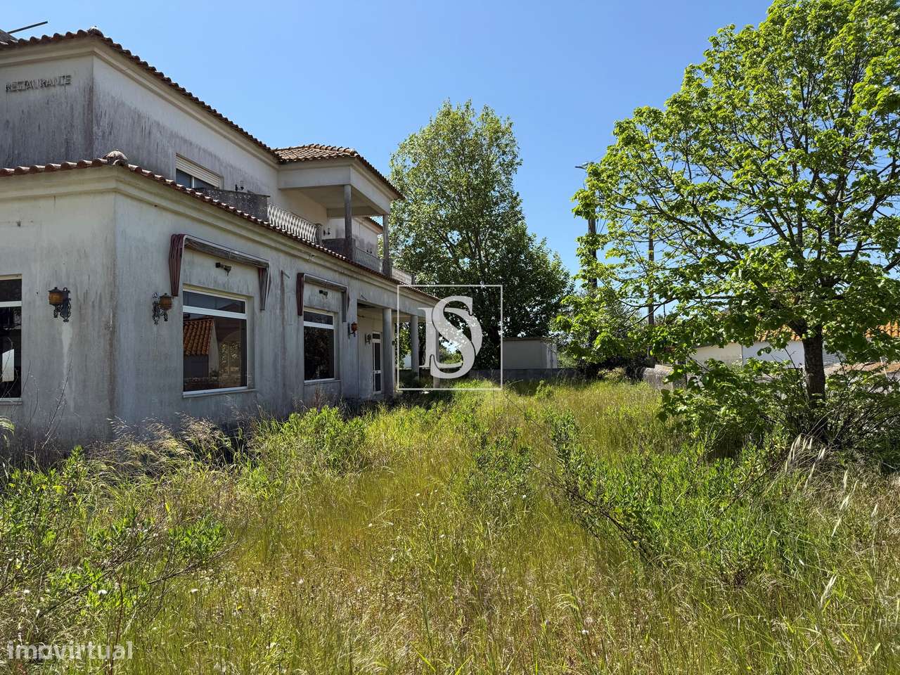 Residencial com 7 suites e Restauração - Grande imagem: 2/43