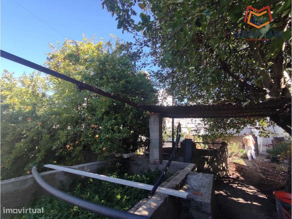 Moradia em Propriedade Total com 3 apartamentos T3, + 1 apartamento...-29