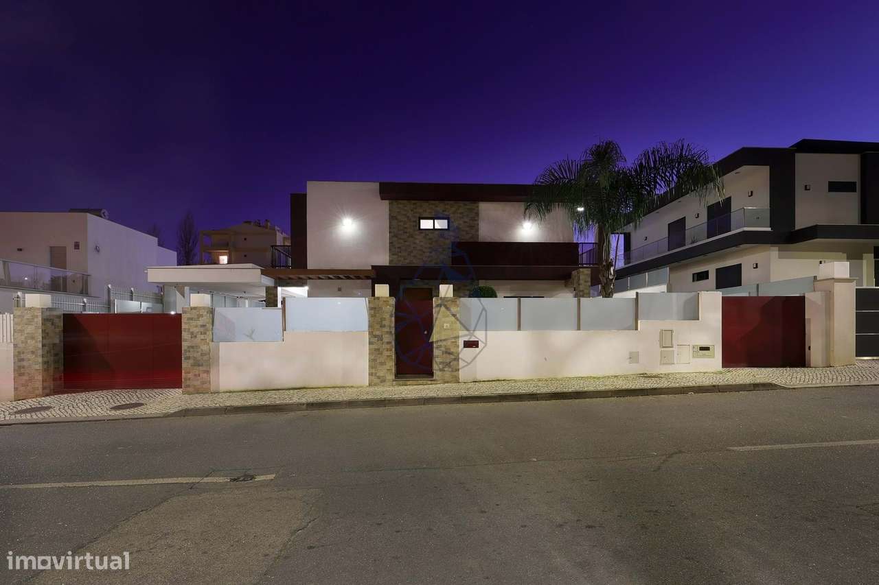 Moradia T4 com piscina à venda em Portimão - Grande imagem: 5/60