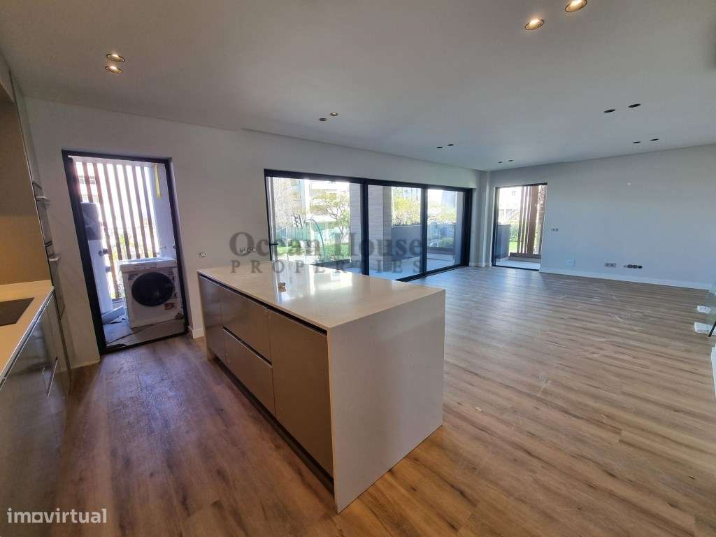 Penthouse T4 moderno com terraço e piscina privada - Faro - Grande imagem: 5/25