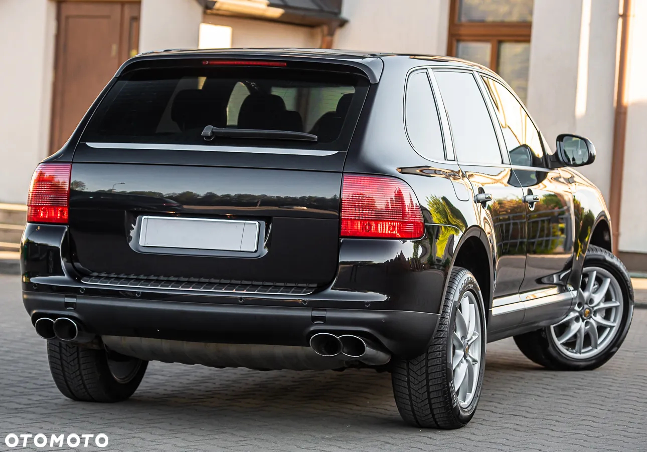 Porsche Cayenne Turbo - 12