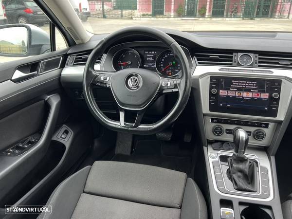 VW Passat Variant 1.6 TDI Highline DSG - 14