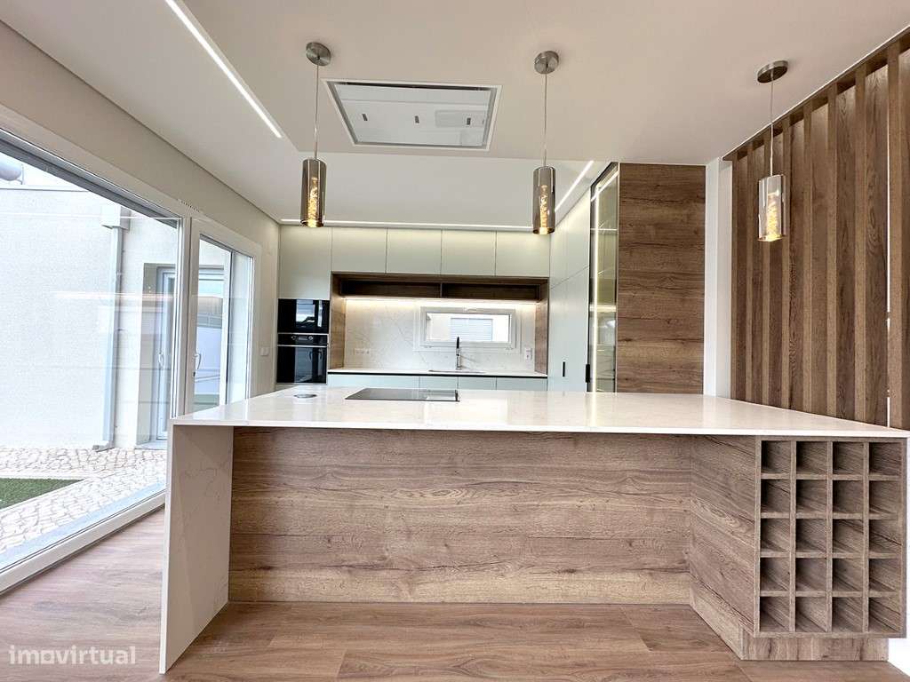 Moradia T4 terrea a Venda em Vila Nogueira de Azeitão - Grande imagem: 4/26