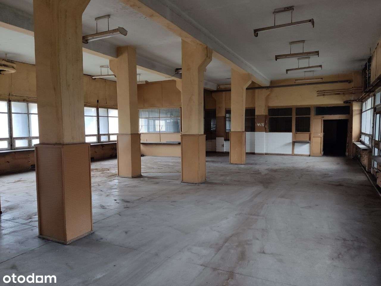 Wieżowiec z parkingiem- idealny dla dewelopera!-9