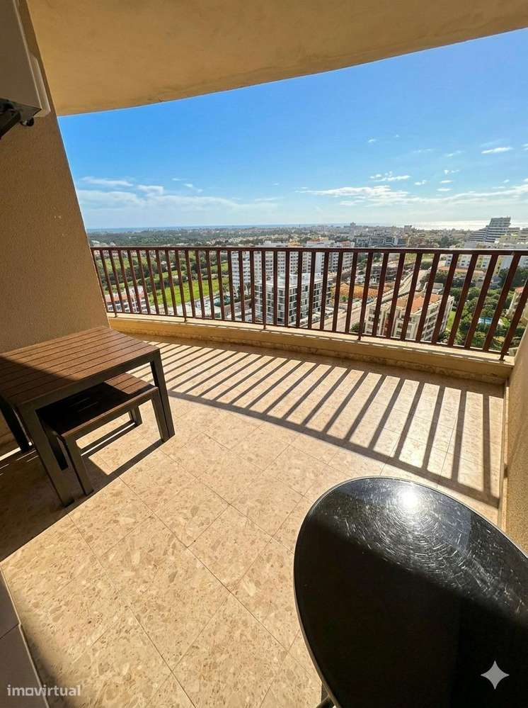 Apartamento T1 com lugar de parqueamento e piscina-11