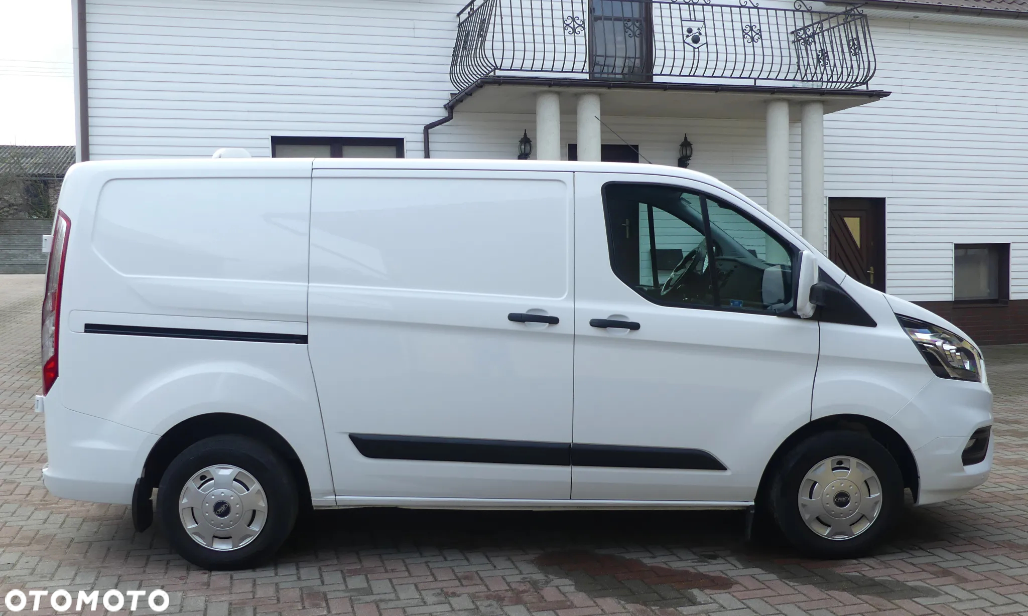 Ford TRANSIT CUSTOM - 8