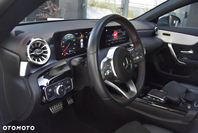 Mercedes-Benz CLA 220 d AMG Line 8G-DCT - 14