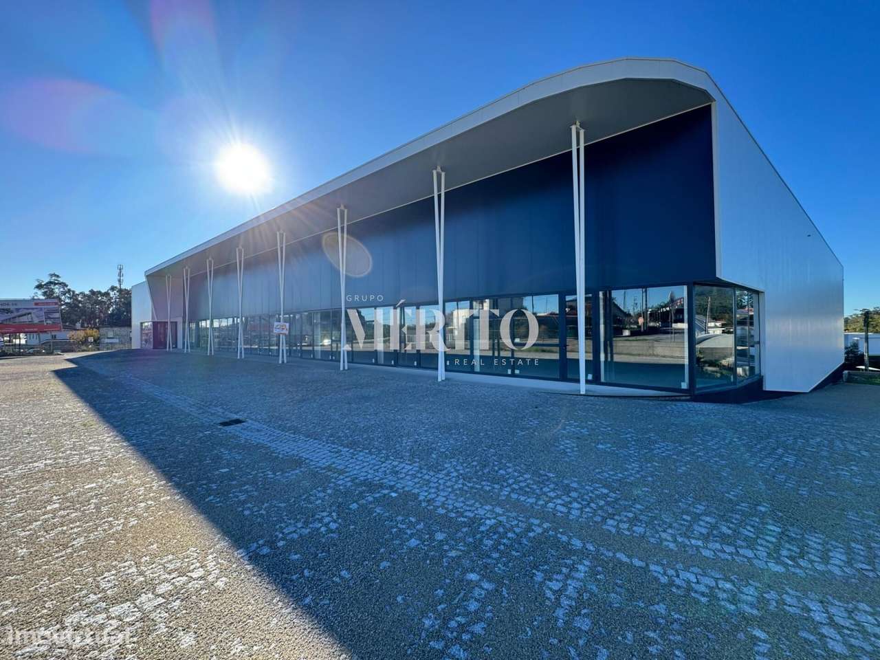 Pavilhão industrial localizado em Vilar do Monte, Barcelos - Grande imagem: 1/11