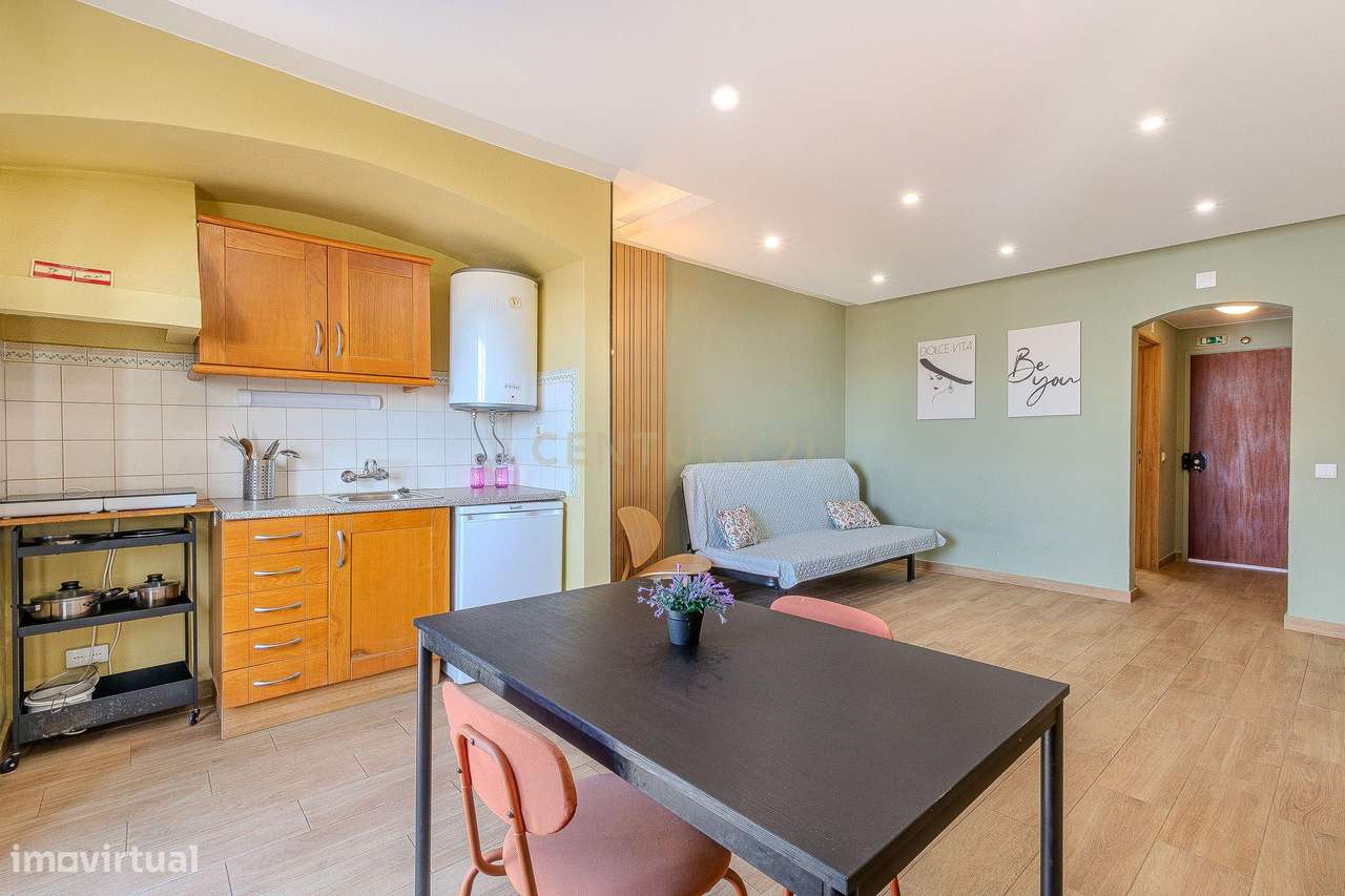 Apartamento T1 remodelado na zona de Oura, em Albufeira - Grande imagem: 5/17
