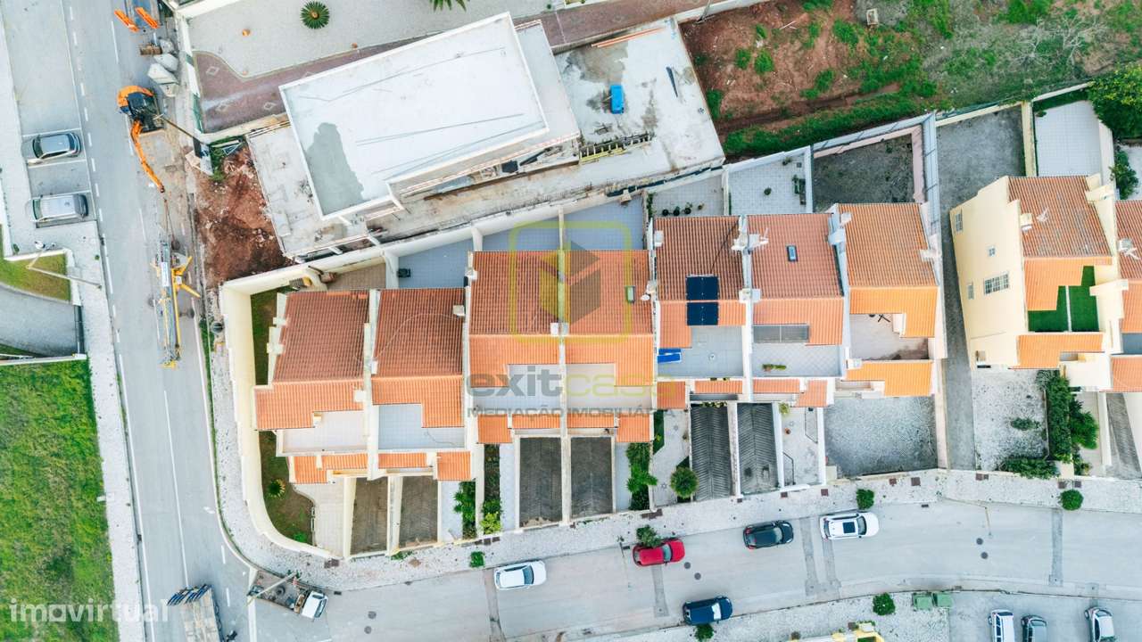 Moradia T3 Geminada-36