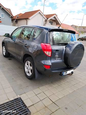 Toyota RAV4 2.2 D-4D Executive - 1