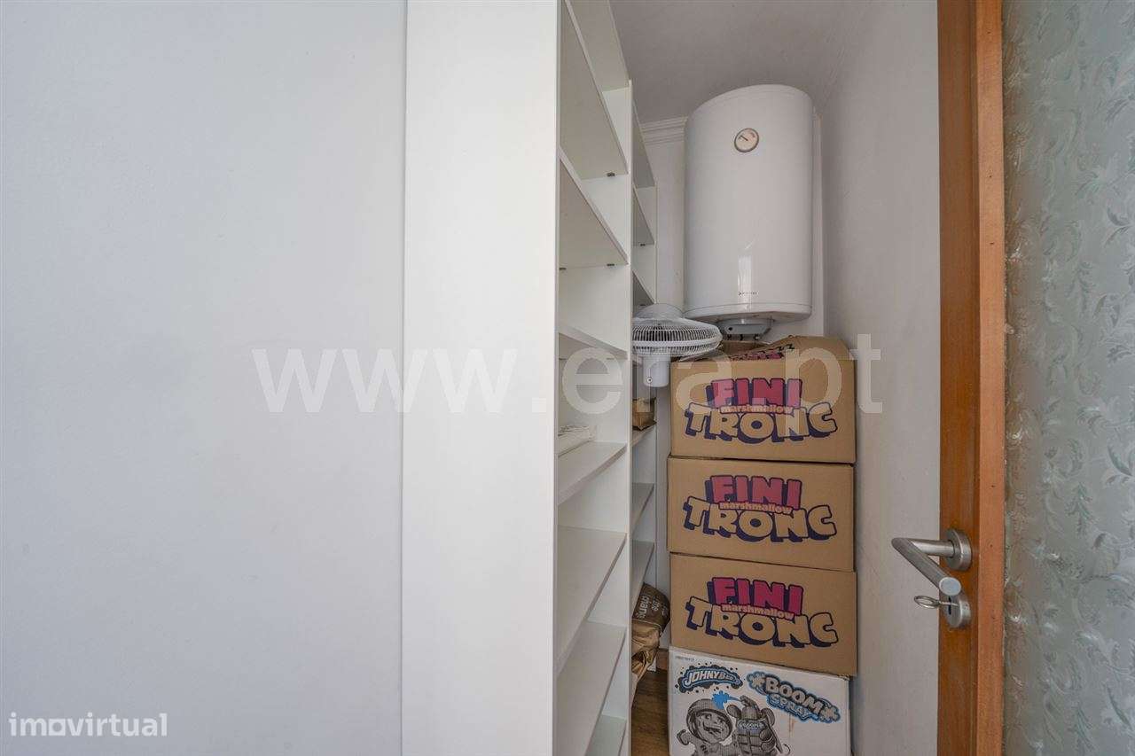 Apartamento T2; Cruz de Pau-12