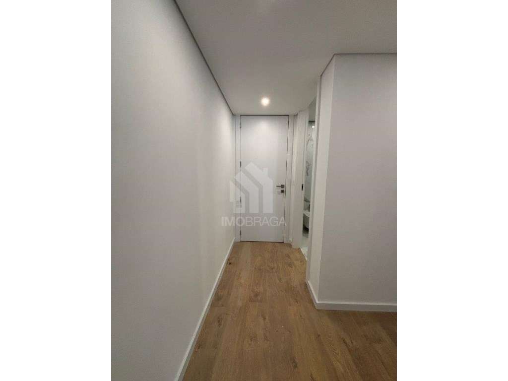 Apartamento T2, em São Vicente, Braga-11