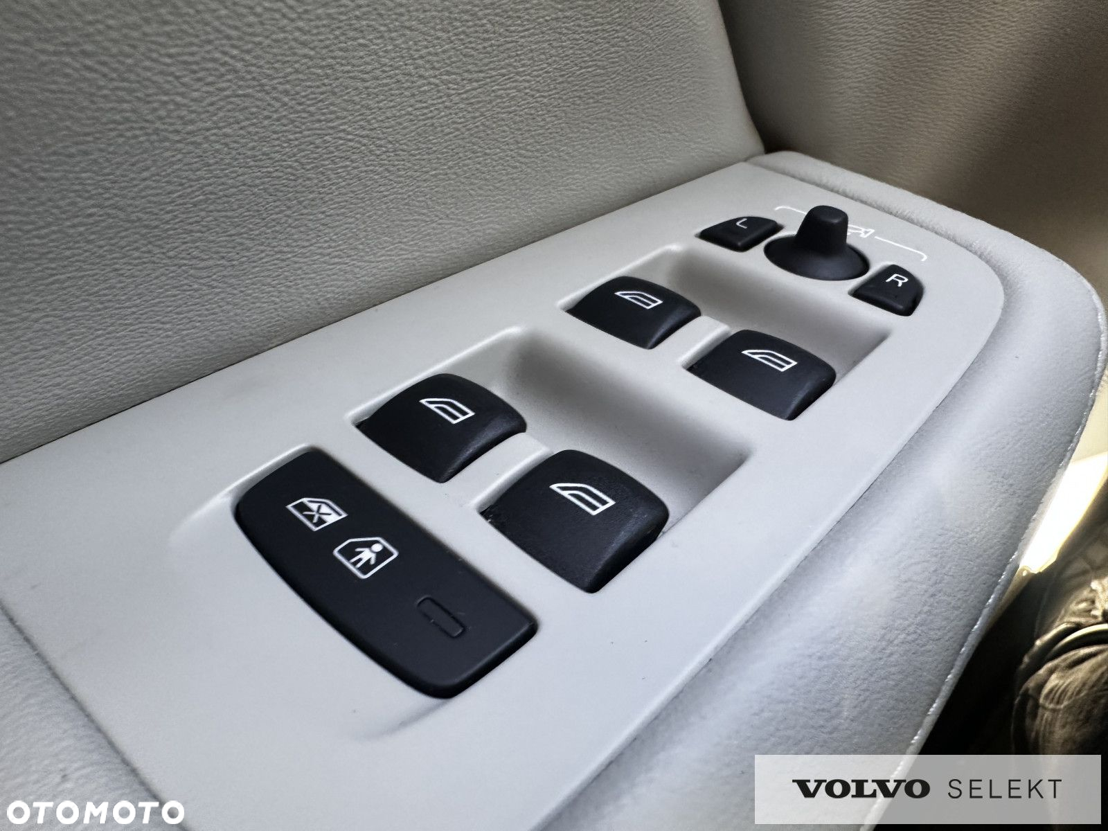 Volvo V60 Cross Country - 16