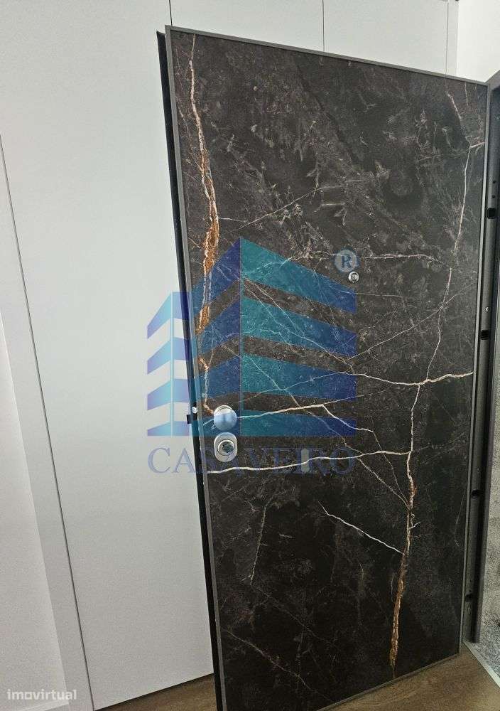 Apartamento T3 com 2 Lugares de Garagem São Bernardo-9