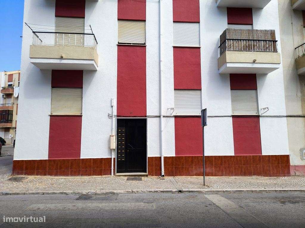 Apartamento T1 na Baixa da Banheira com grande potencial de valoriz...-0