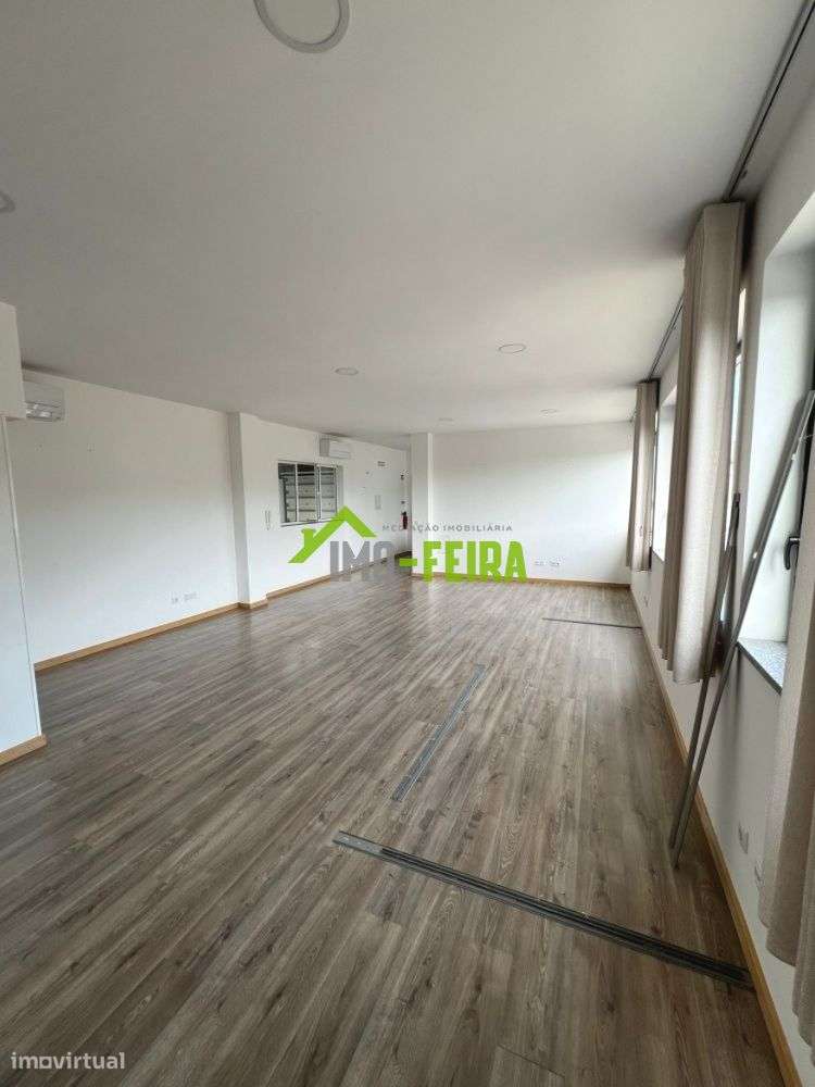 Pavilhão industrial , Fiães-10