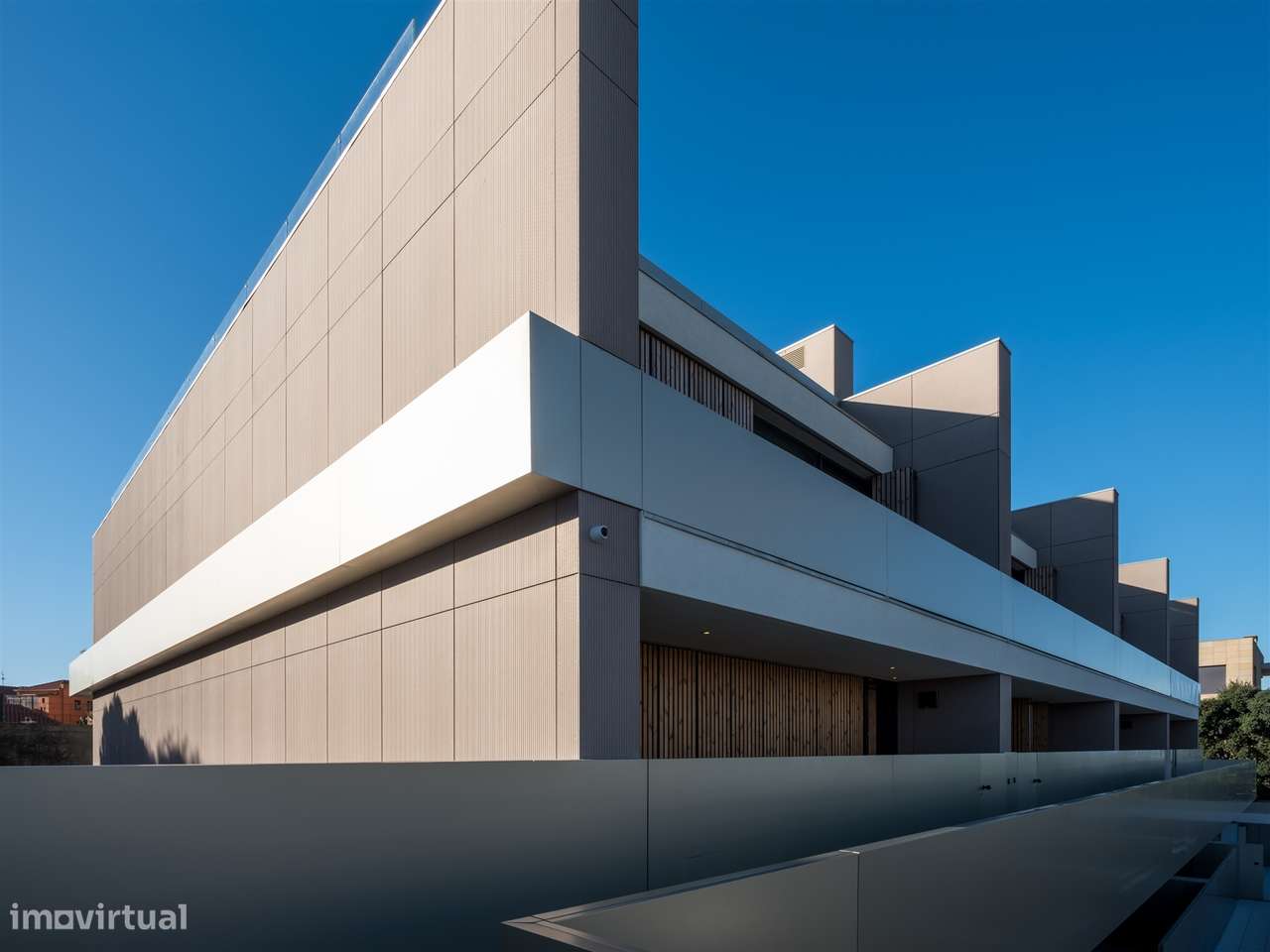 T4+1 Triplex c/ piscina junto à praia na Foz do Douro - Grande imagem: 4/32