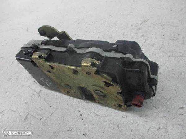 Fecho Porta Tras Dto Citroen Xsara Picasso (N68) - 2