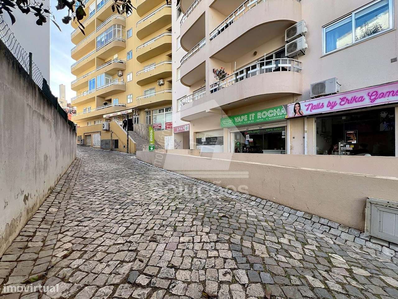 Loja para comércio na Praia da Rocha - Grande imagem: 2/7