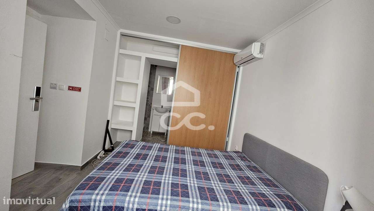 Alojamento com 10 quartos, pronto a rentabilizar, com obras recentes e-32