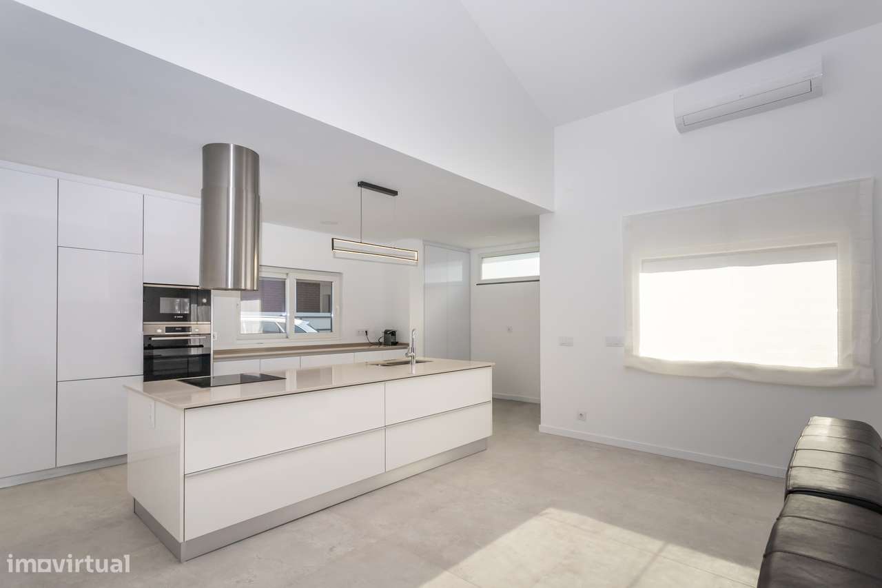 Fantástica moradia isolada T4 em Fernão Ferro-5