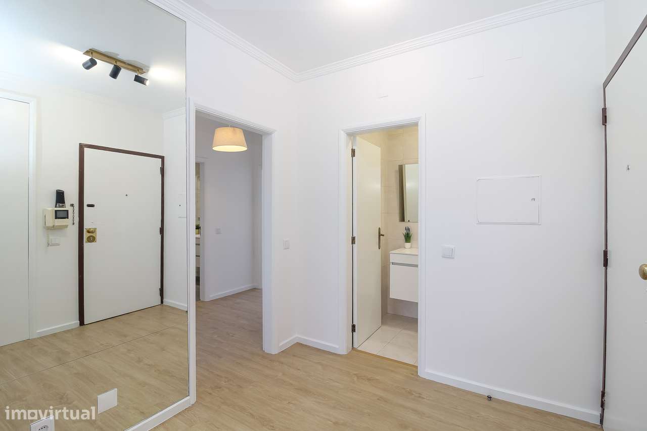 Apartamento T2 | Último Piso | Duas Frentes | Garagem | Valongo-7
