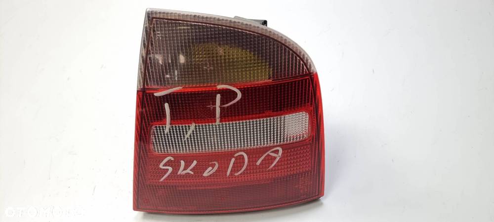 LAMPA PRAWA TYŁ SKODA OCTAVIA I 1U6945112 - 4